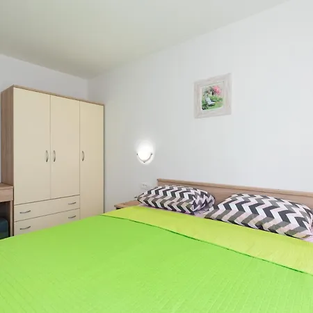 Apartman Ivona Na 1. Katu Malinska Exterior photo