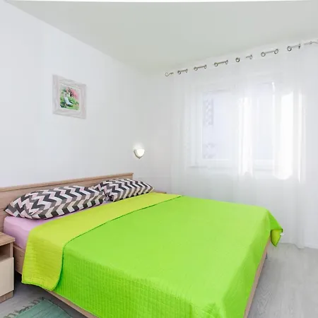 Apartman Ivona Na 1. Katu Malinska Exterior photo
